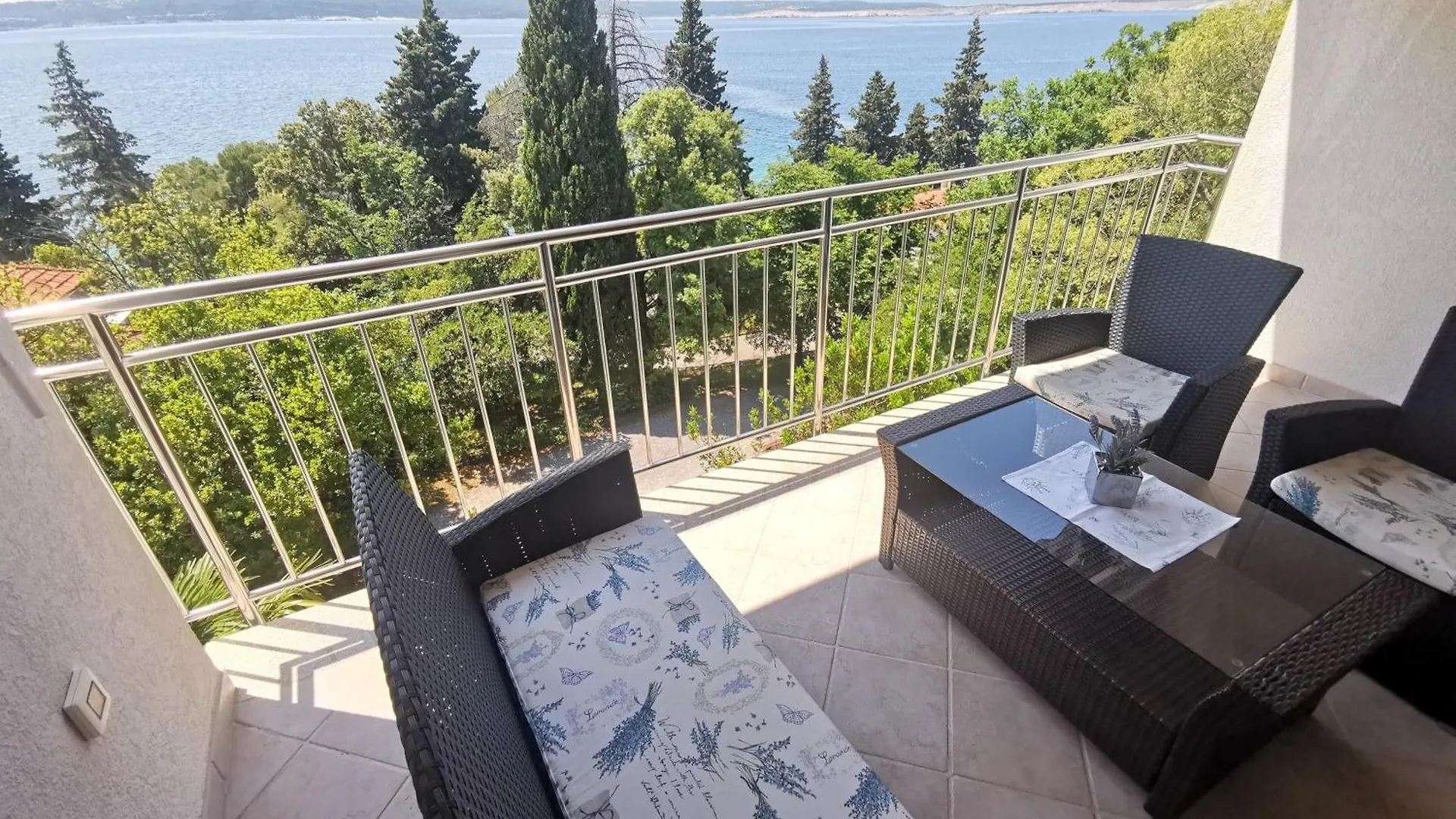 Apartments By The Sea Dramalj, Crikvenica - 22501 0*,